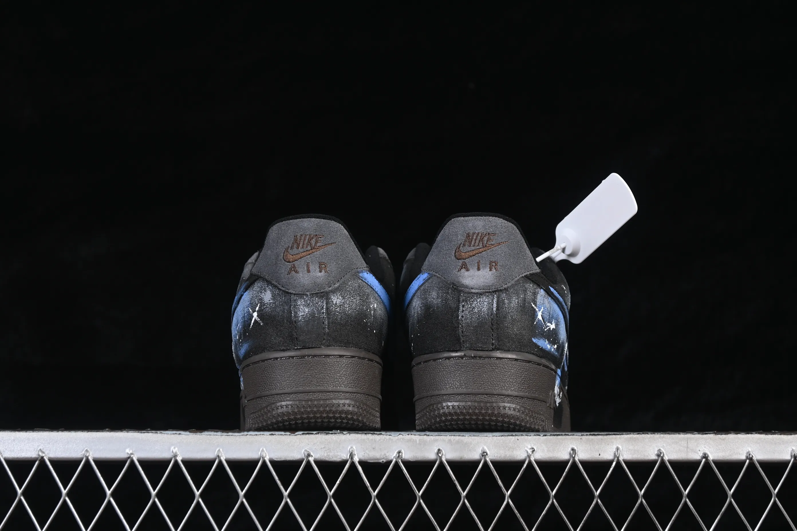 All categories Nk Air Force 1 Air Force series Nk Air Force 1 Low Air Force low-top Nike Air Force 1'07 Low "Night Spark" Hand-painted graffiti Night burning star Air Force 1 low-top casual sneakers DO6730-101